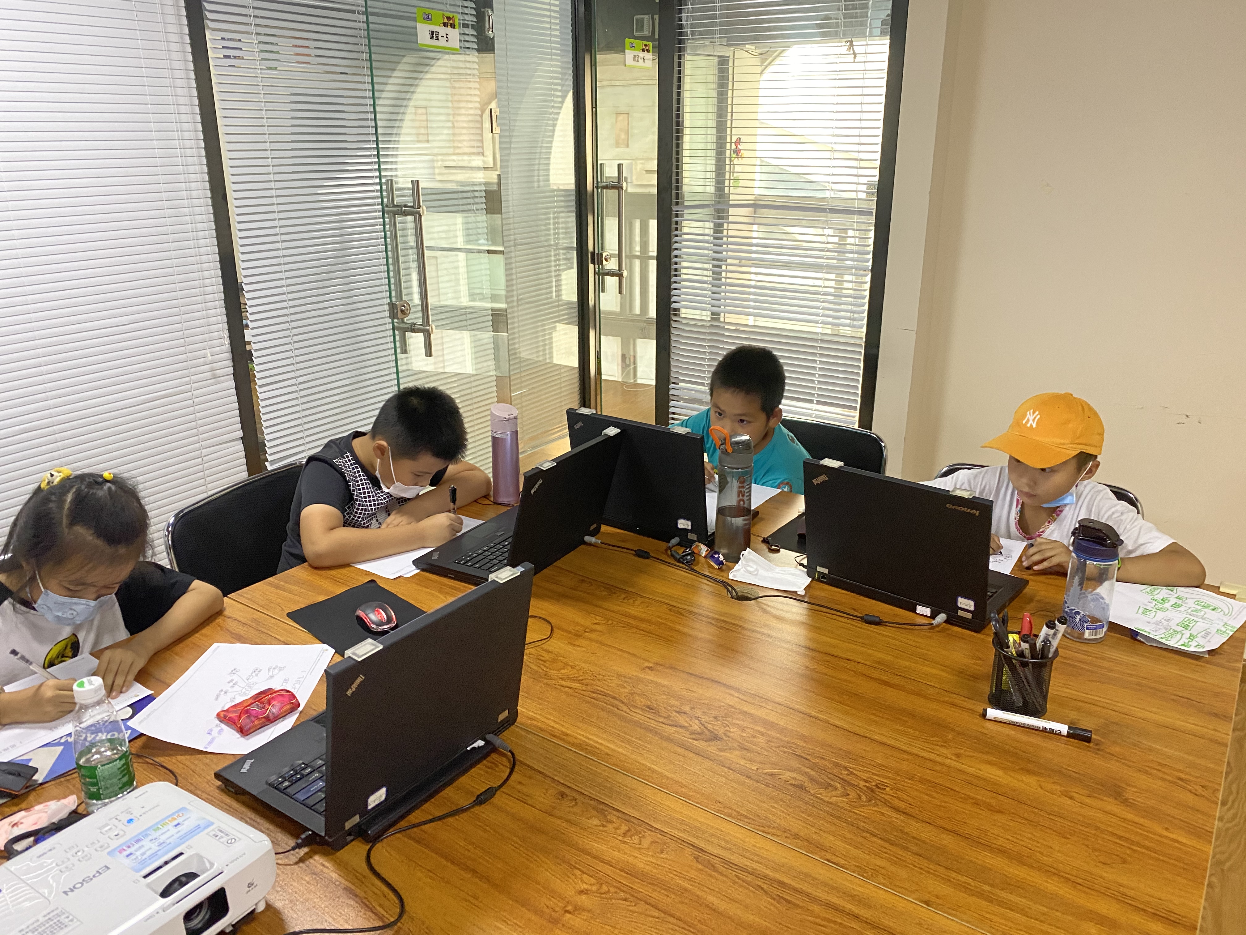 <b>现场面对面授课</b>