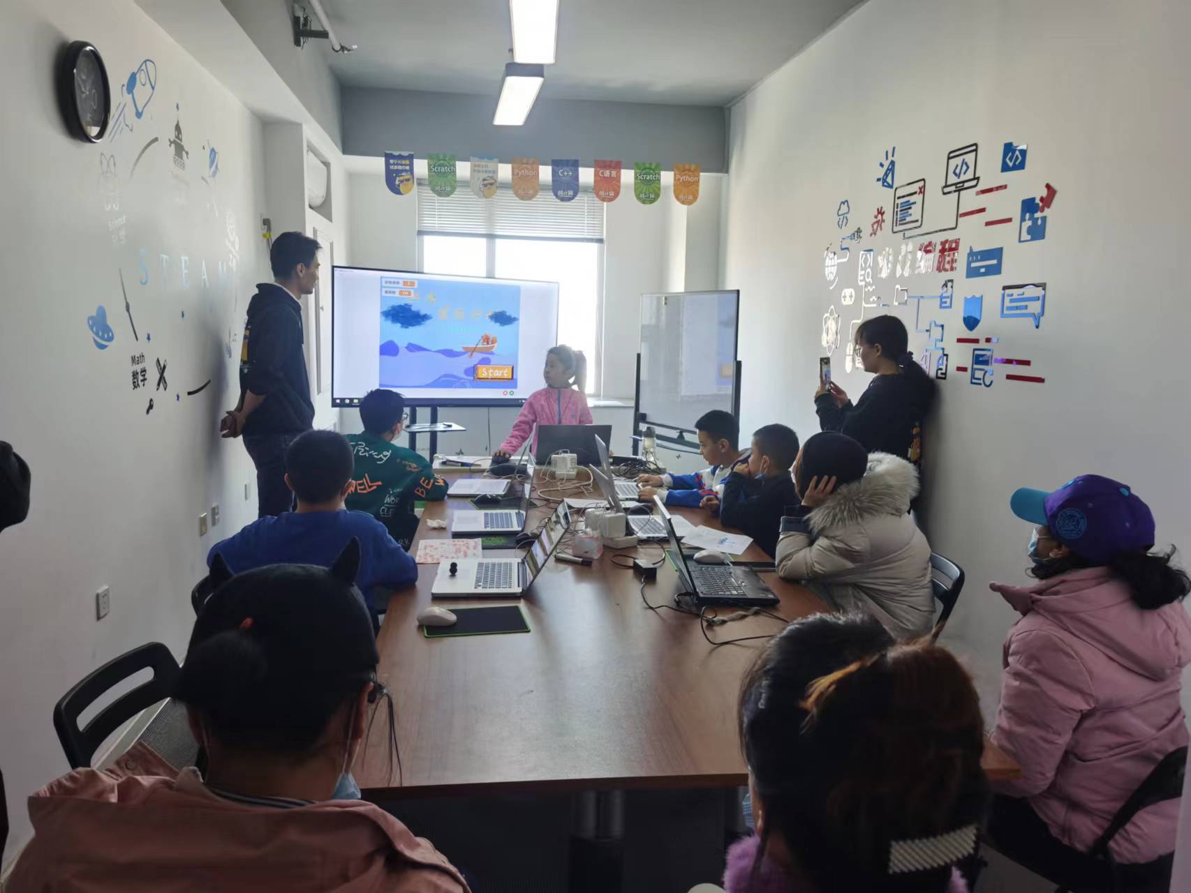 <b>学员做精彩分享</b>